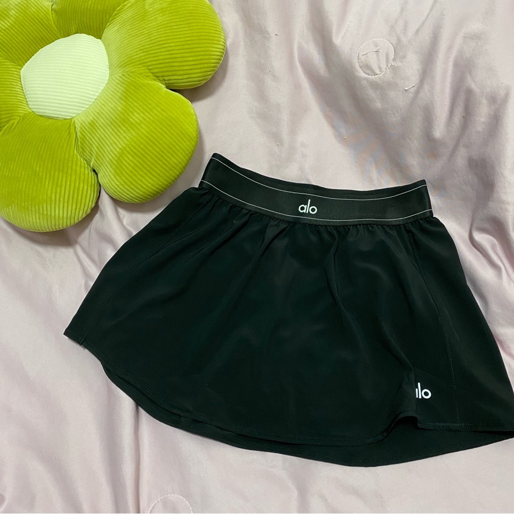 ALO Yoga Black Skort - Picture 2 of 7